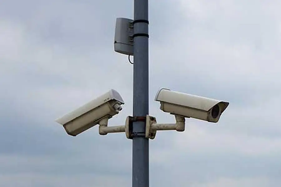 Telecamere di videosorveglianza urbana su un palo